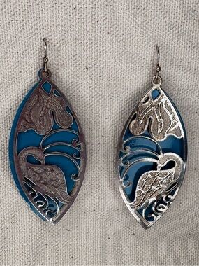 Silver Tone Cutout Peacock over Pinched Oval Teal Earrings